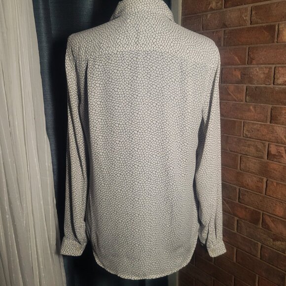 LOFT Women's White Black Abstract Print Button Up Roll Tab Sleeve Blouse - Sz - Picture 5 of 11
